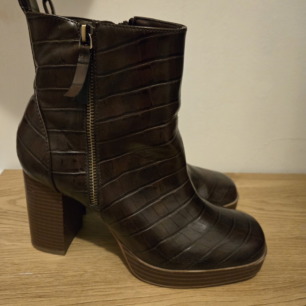 White Mountain Dark Brown Croc-Embossed Heeled Boots